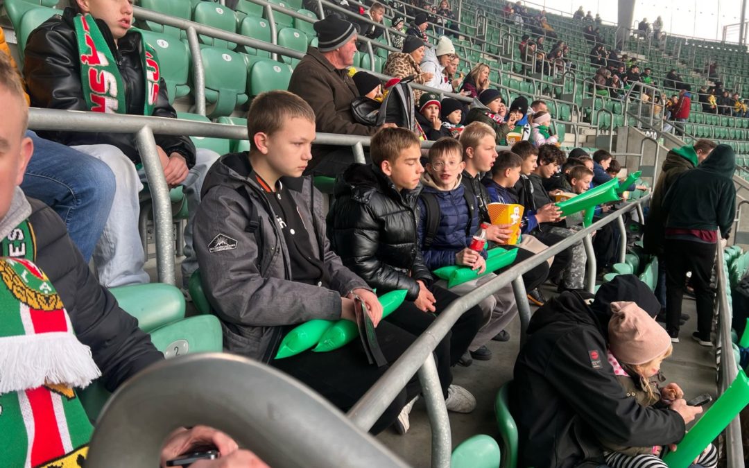DZIECI NA STADIONIE