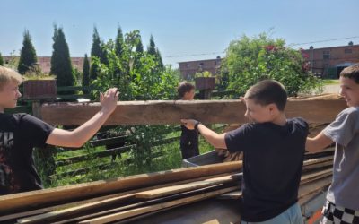 PRACOWITE I GORĄCE POPOŁUDNIE W TARZE