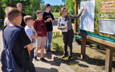 NA TROPIE TAJEMNIC LASU, CZYLI WYJĄTKOWA WYCIECZKA DO SZKÓŁKI LEŚNEJ W TARCHALICACH