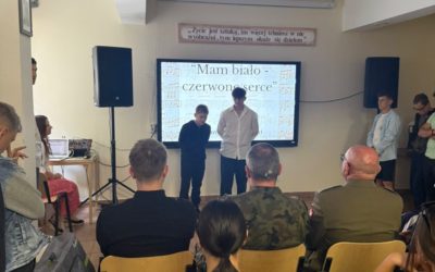 MELODIA PATRIOTYZMU. NASZE WYCHOWANKI I WYCHOWANKOWIE PRZYGOTOWALI WYSTĘP DLA ŻOŁNIERZY