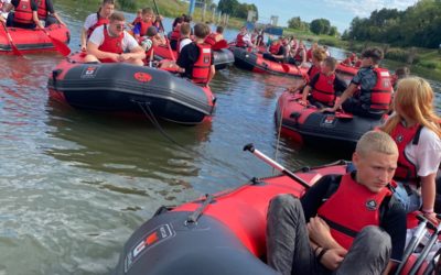PONTONAMI PRZEZ ODRĘ – WSPÓLNA PRZYGODA WYCHOWANEK I WYCHOWANKÓW
